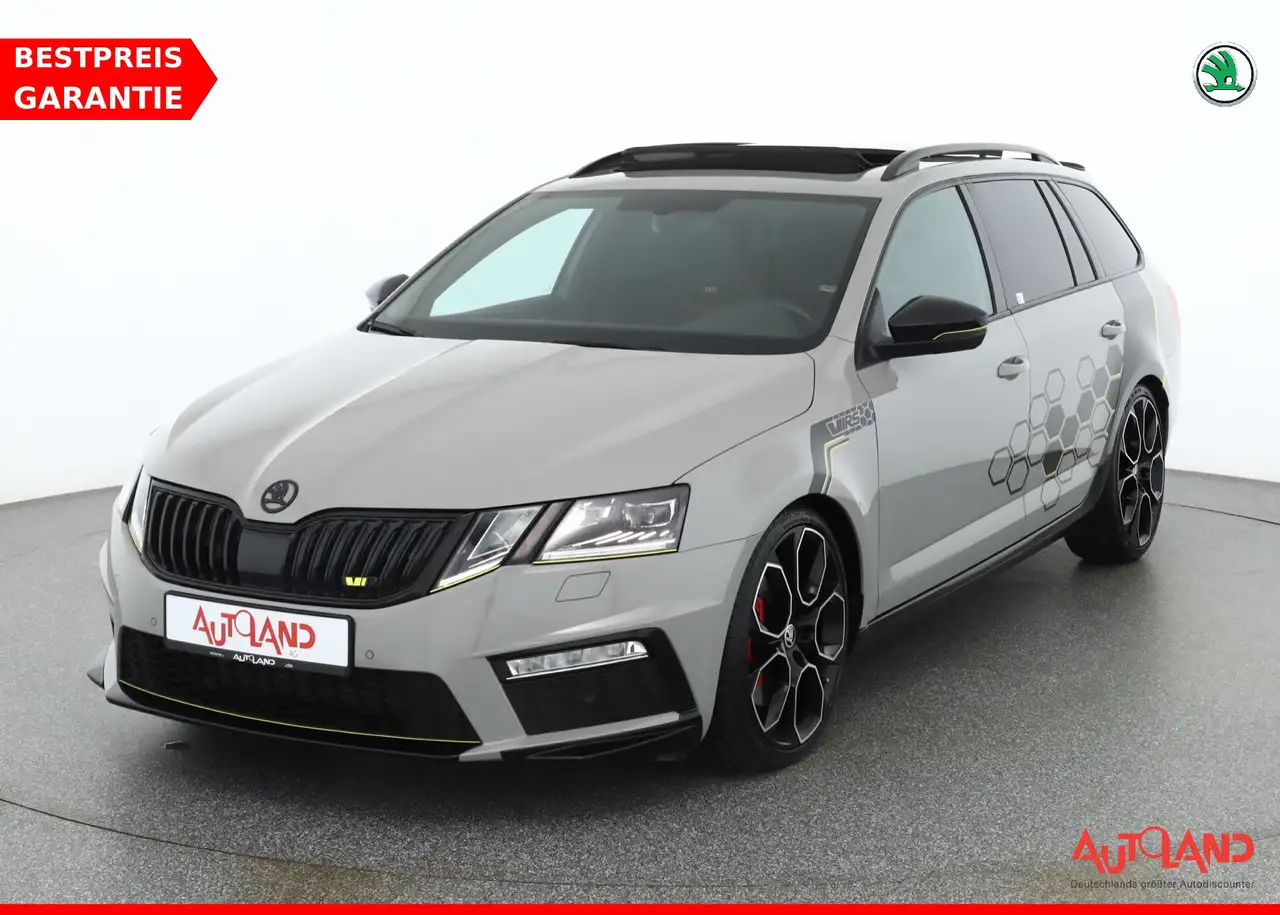 Skoda Octavia Combi RS 2.0 TSI DSG Standheizung Pano — photo 1 of 30