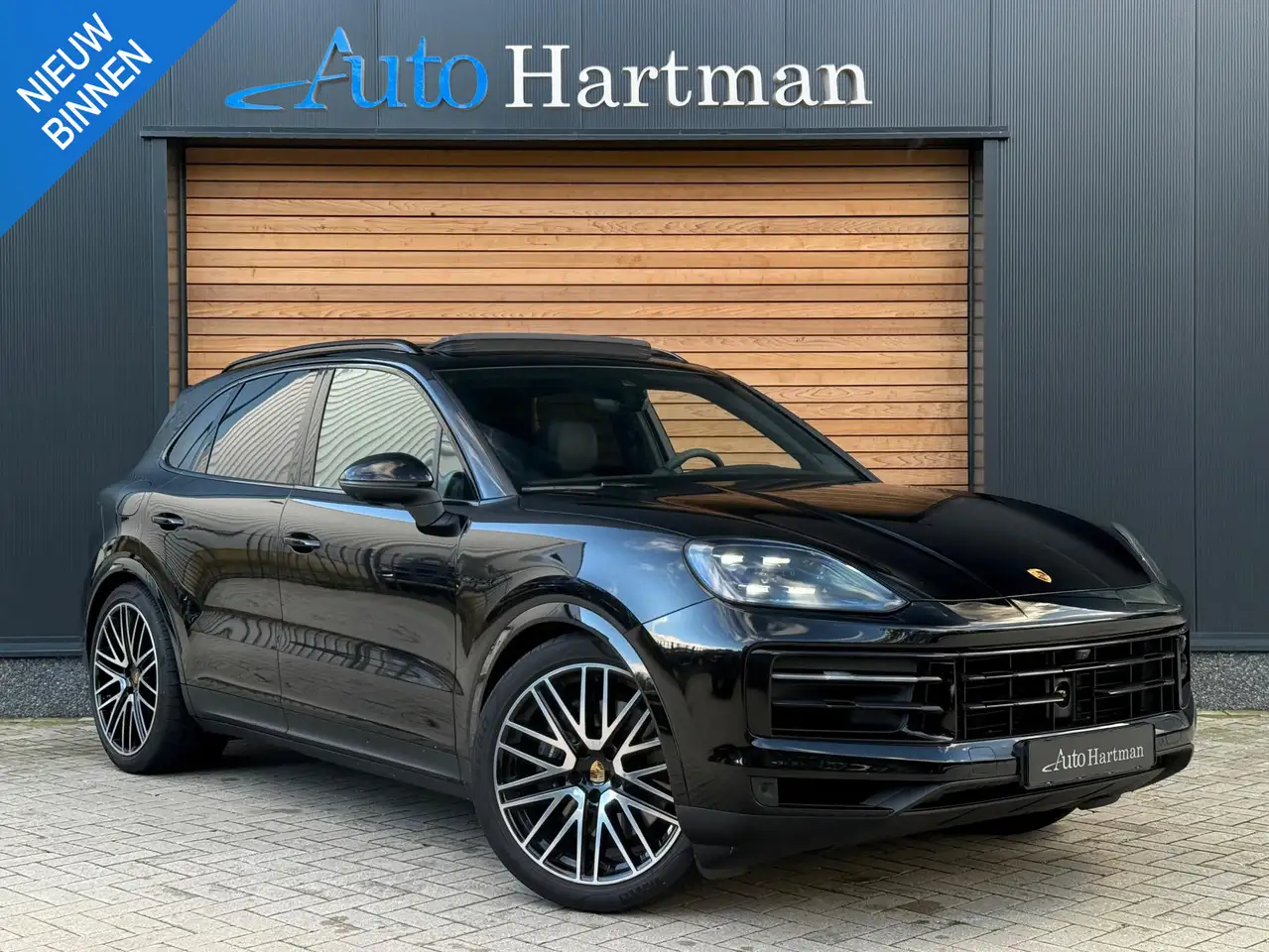 Porsche Cayenne 3.0 E-Hybrid Black Edition MASSAGE|PASSENGER-DISPL — photo 1 of 40