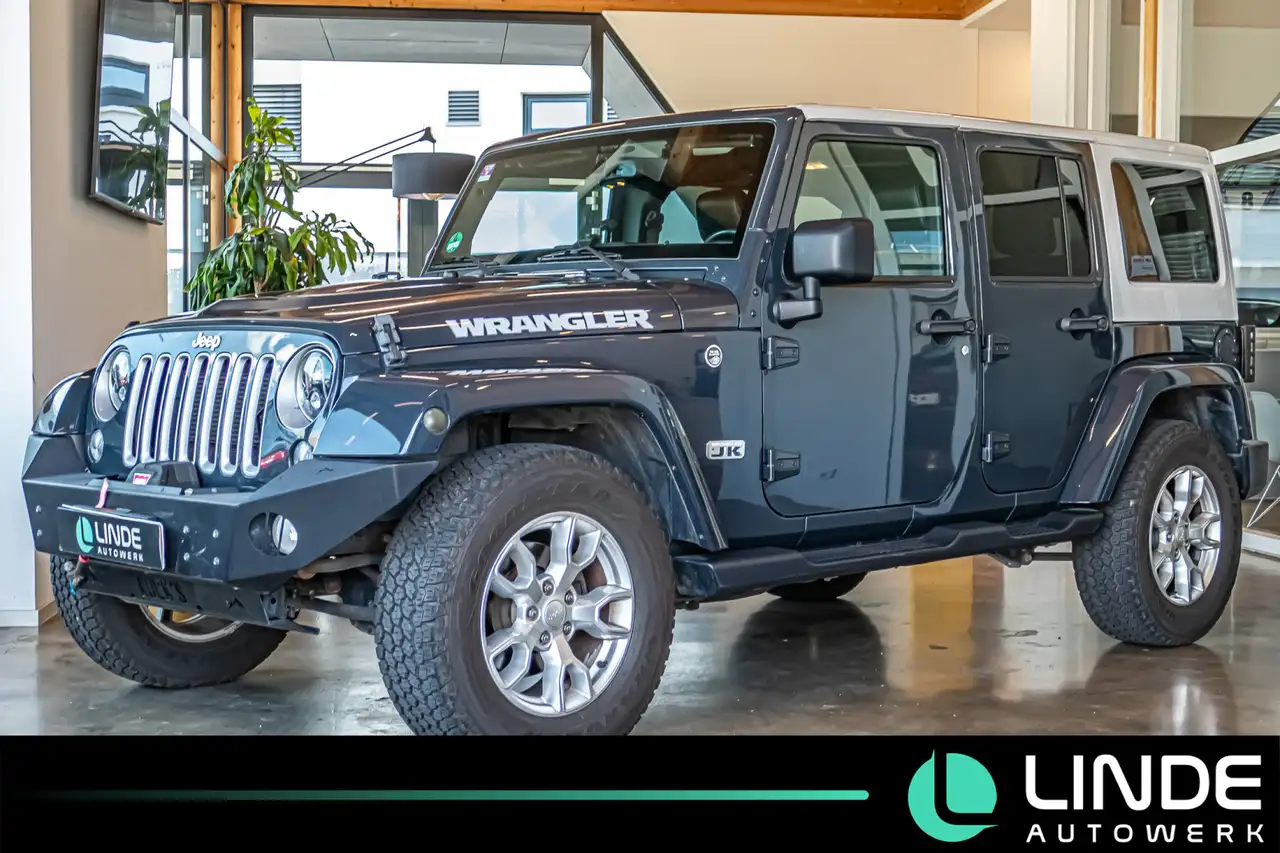 Jeep Wrangler JK Final Edition — photo 1 of 15