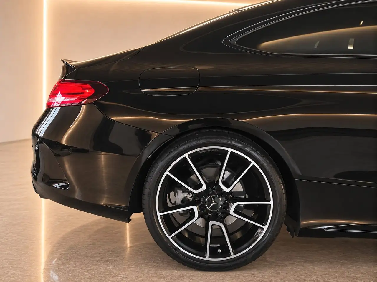 2020 Mercedes-Benz C 400 4Matic AMG Coupe Designo Luft Pano HUD 360, photograph 9