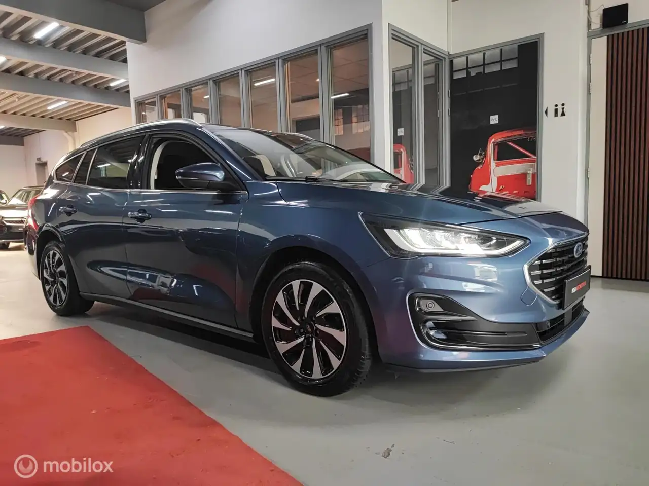Ford Focus 1.0 Wagon 1.0 EcoBoost | Apple Carplay / Android A — photo 1 of 35