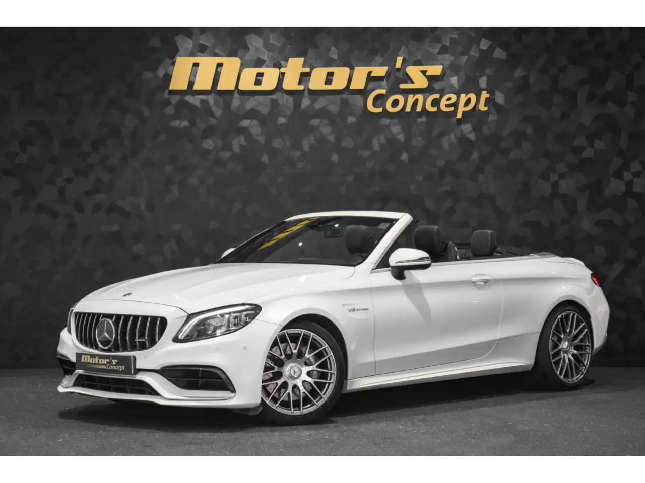 Mercedes-Benz C 63 AMG Cabriolet V8 — photo 1 of 30