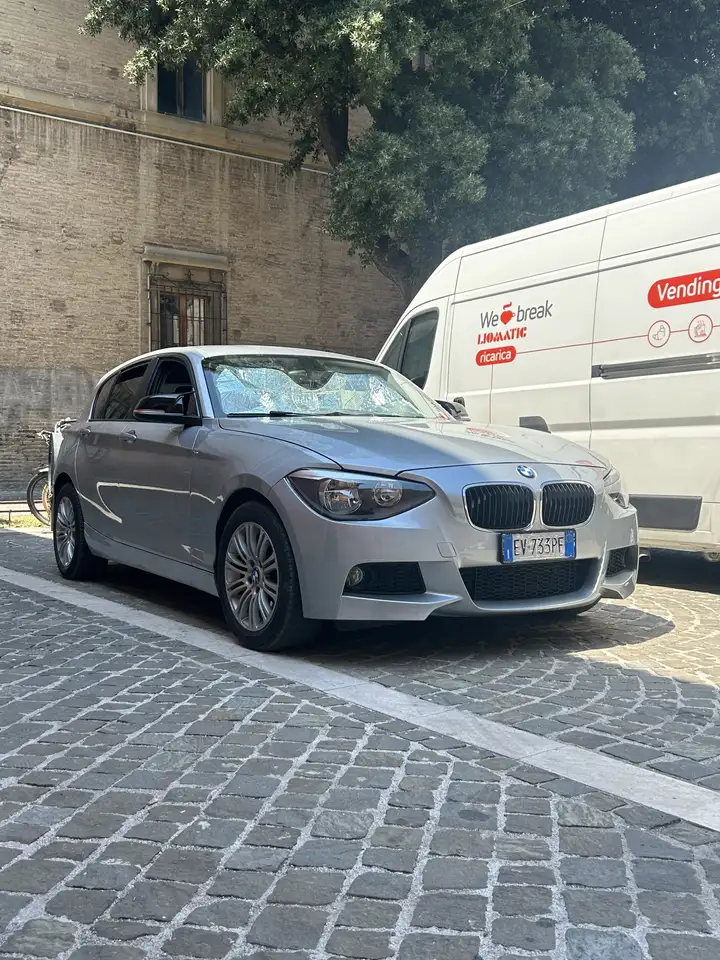 BMW 118 118d 5p unique — photo 1 of 5