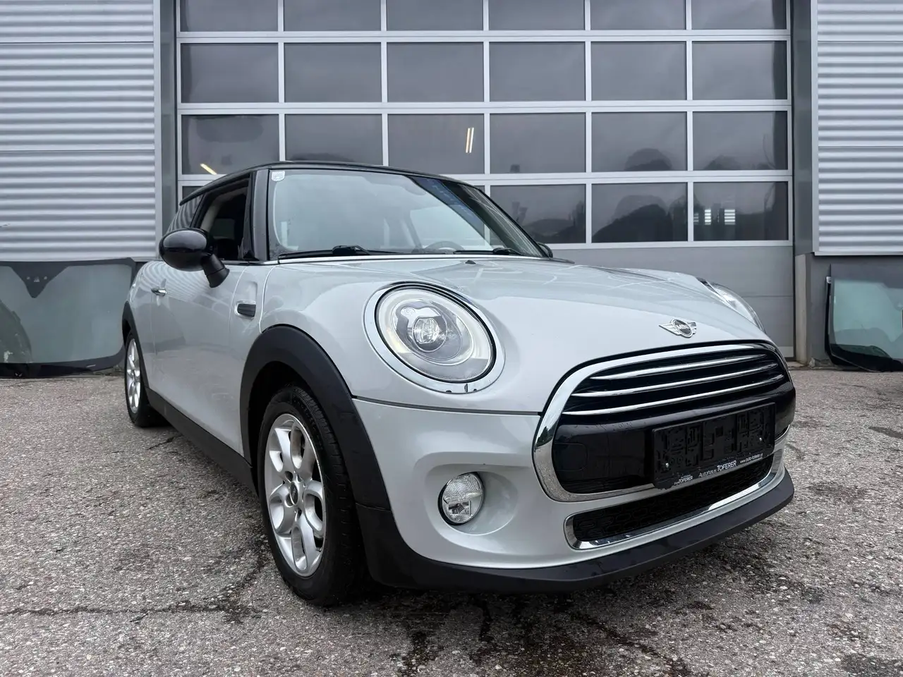 MINI Cooper D — photo 1 of 15