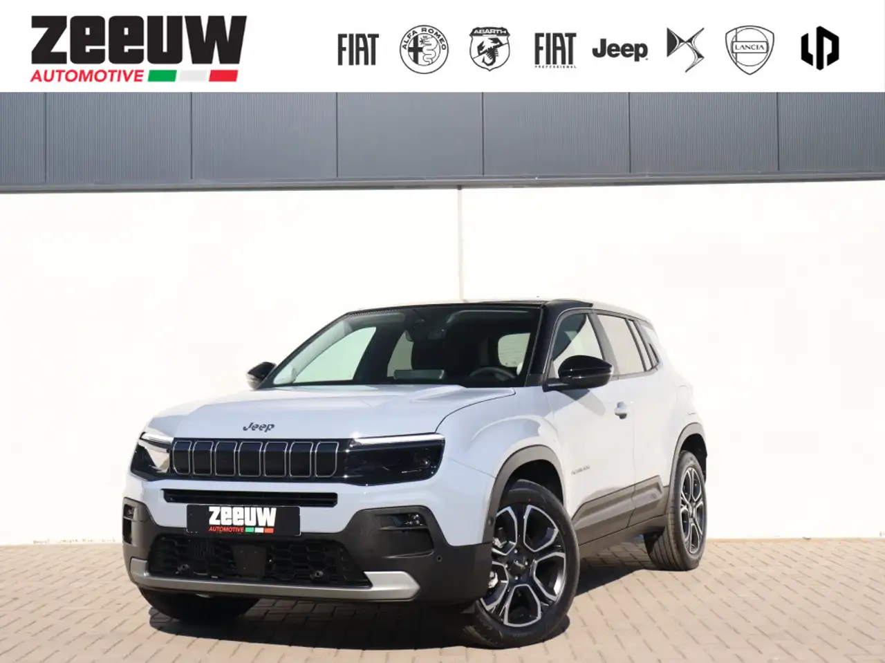 Jeep Avenger 1.2 e-Hybrid Summit | Navi | JBL | Camera | Winter — photo 1 of 24