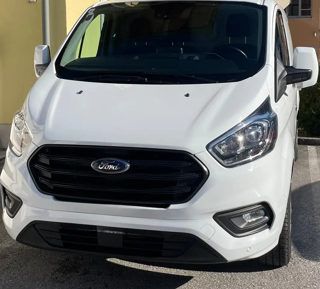 Ford Transit Custom Transit Custom Variobus 2,0 TDCI L2H1 320 Trend Trend — photo 1 of 3
