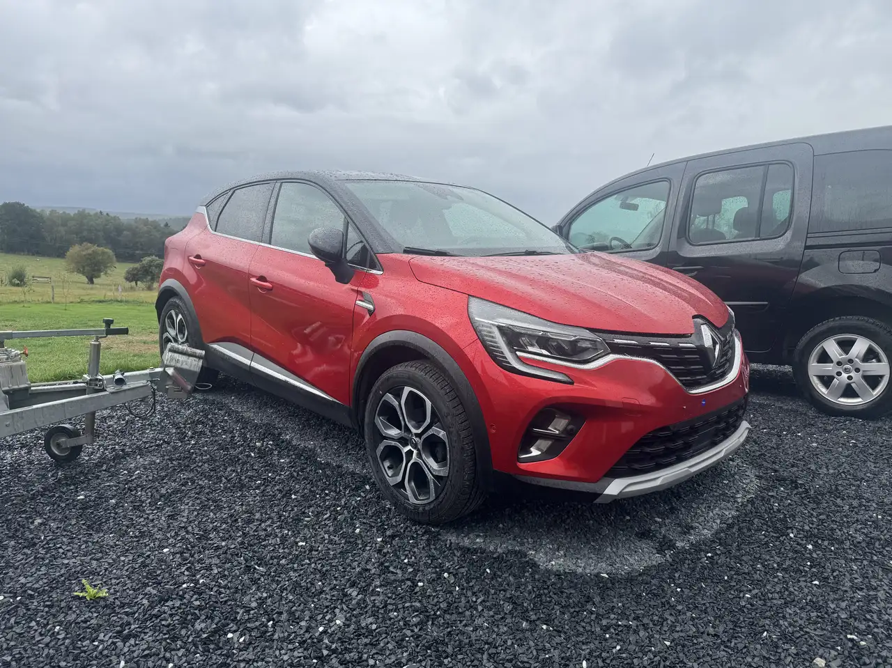 Renault Captur 1.33 TCe Initiale Paris GPF EDC — photo 1 of 12