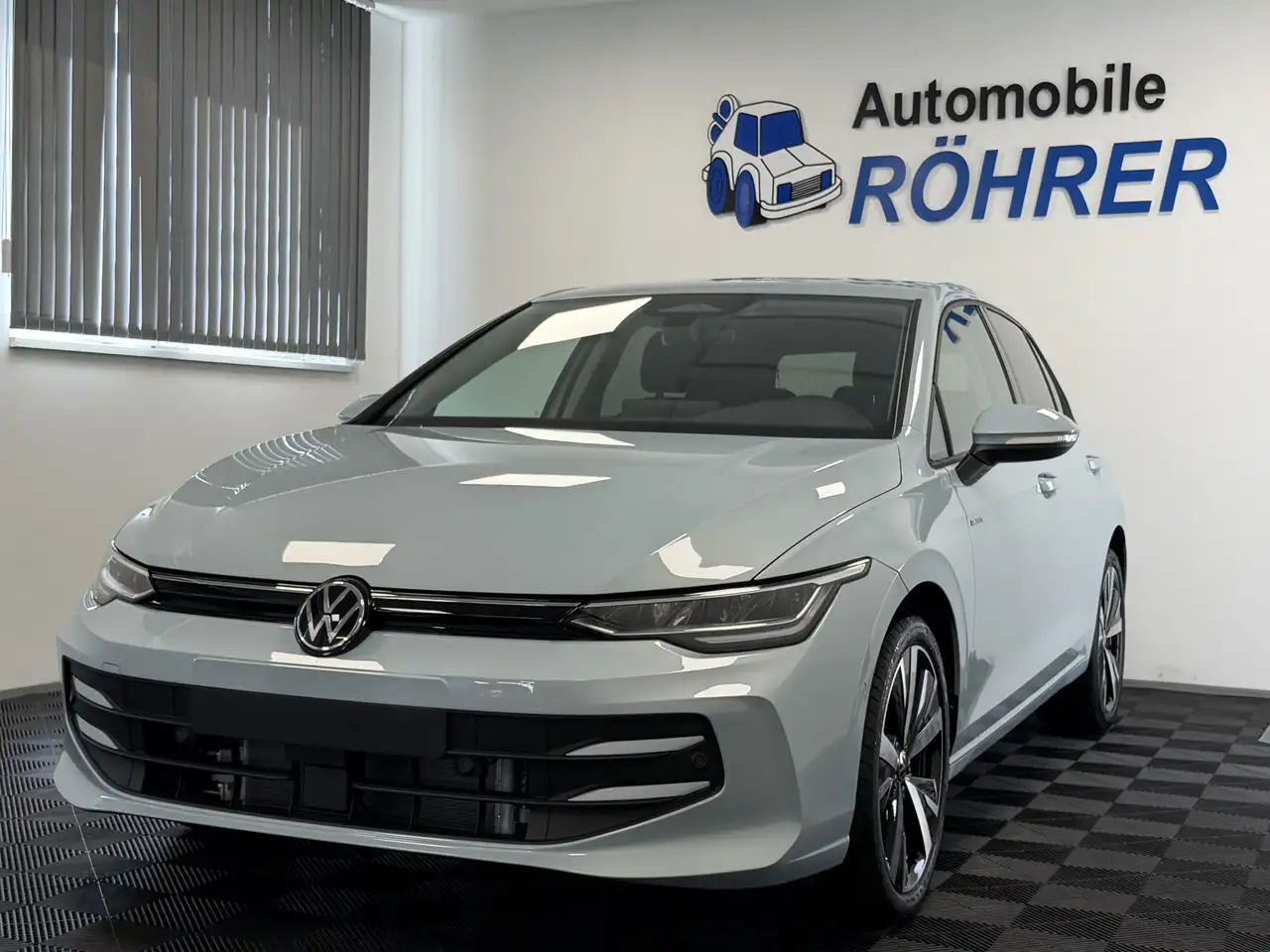 Volkswagen Golf 1.5 TSI Life 5J-Garantie ErgoActiv 18Z AHK — photo 1 of 34