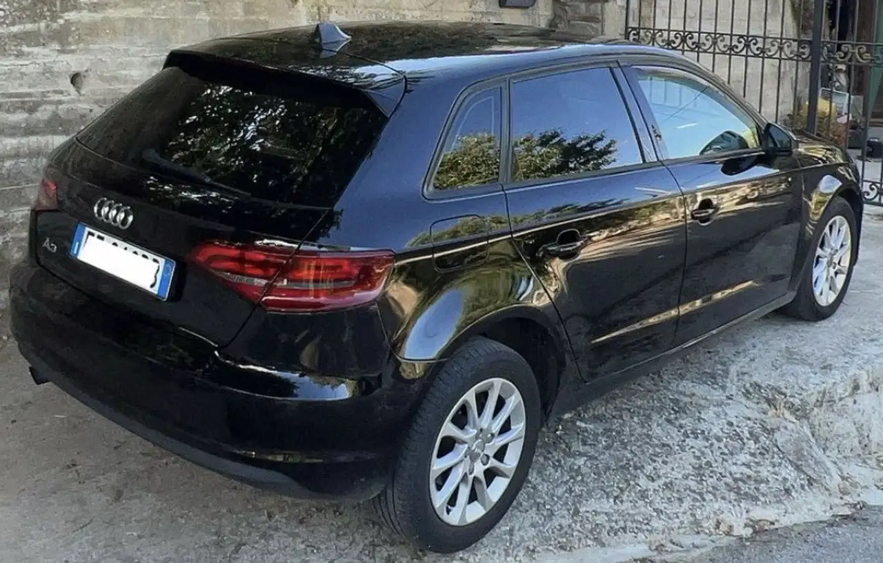 Audi A3 Sportback 1.6 tdi Business 110cv — photo 1 of 3