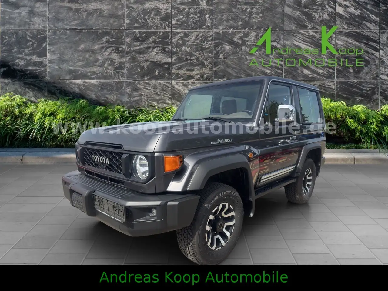 Toyota Land Cruiser GRJ 71 LX-Z Autom Temp Leder SOFORT — photo 1 of 17