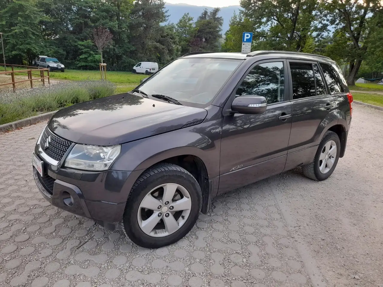 Suzuki Grand Vitara Grand Vitara 1.9 DDiS 5 porte Offroad — photo 1 of 11