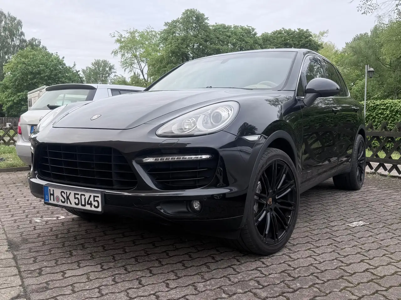 Porsche Cayenne Cayenne S Tiptronic — photo 1 of 11