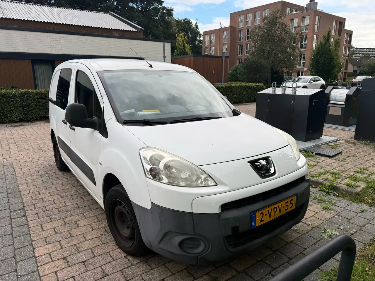 Peugeot Partner Tepee HDi FAP 110 Escapade — photo 1 of 6