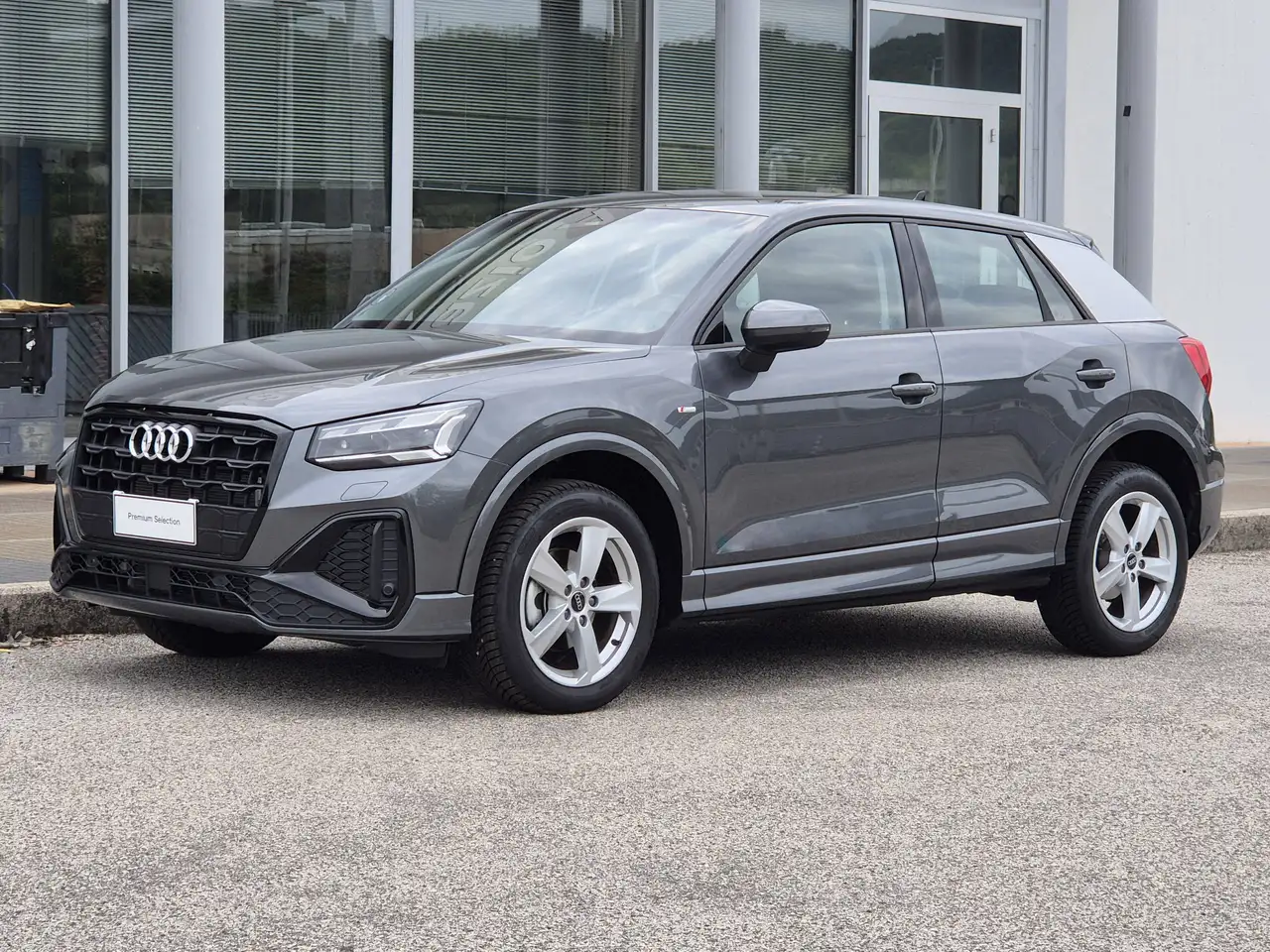 Audi Q2 Q2 35 1.5 tfsi S line edition s-tronic — photo 1 of 15