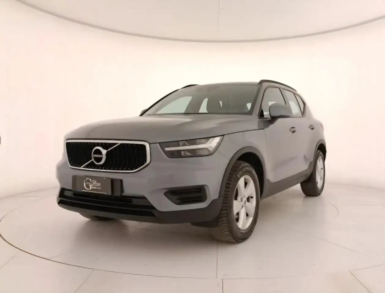 Volvo XC40 D3 — photo 1 of 3