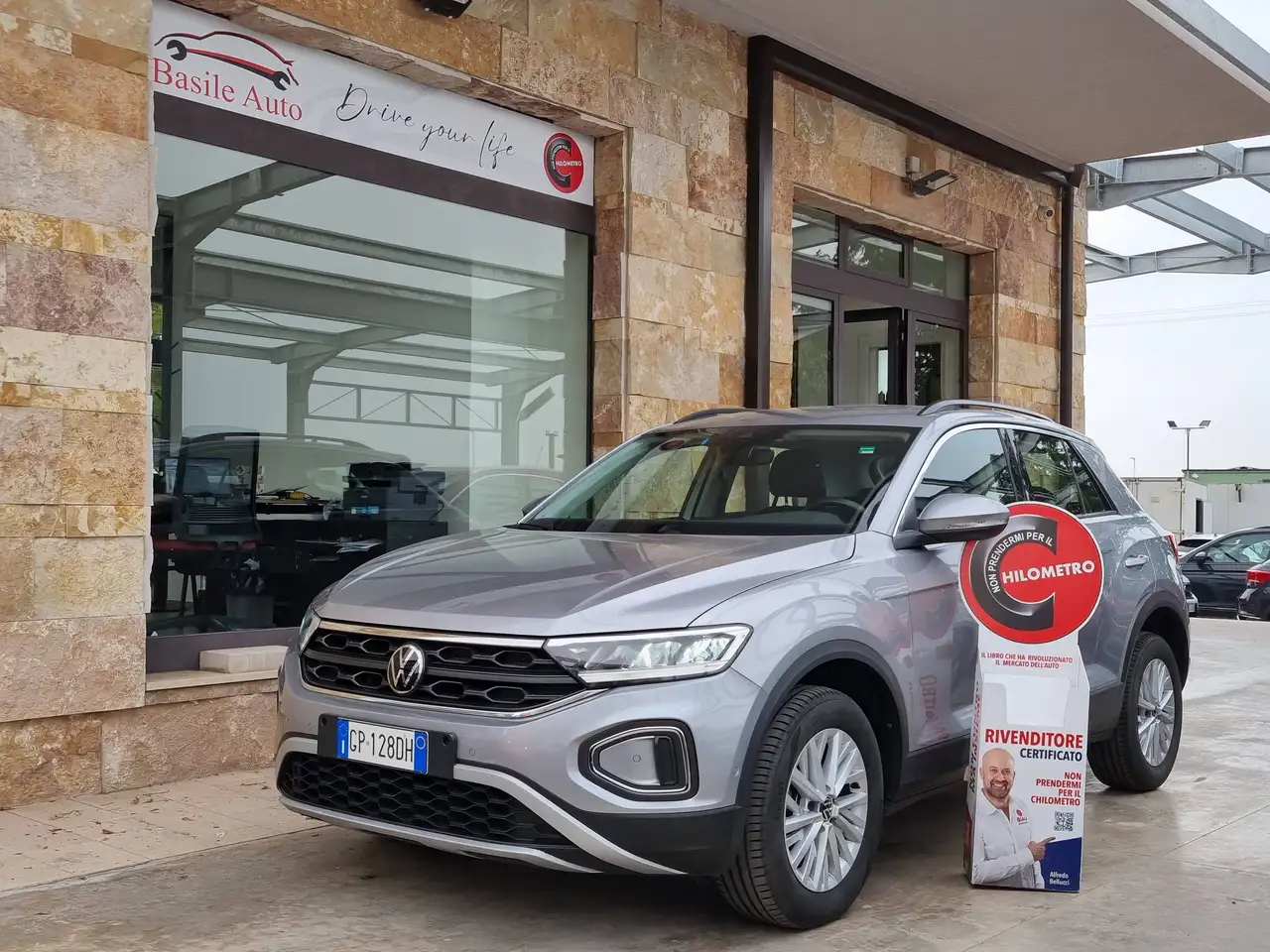 Volkswagen T-Roc T-Roc I 2022 2.0 tdi Life 115cv — photo 1 of 15