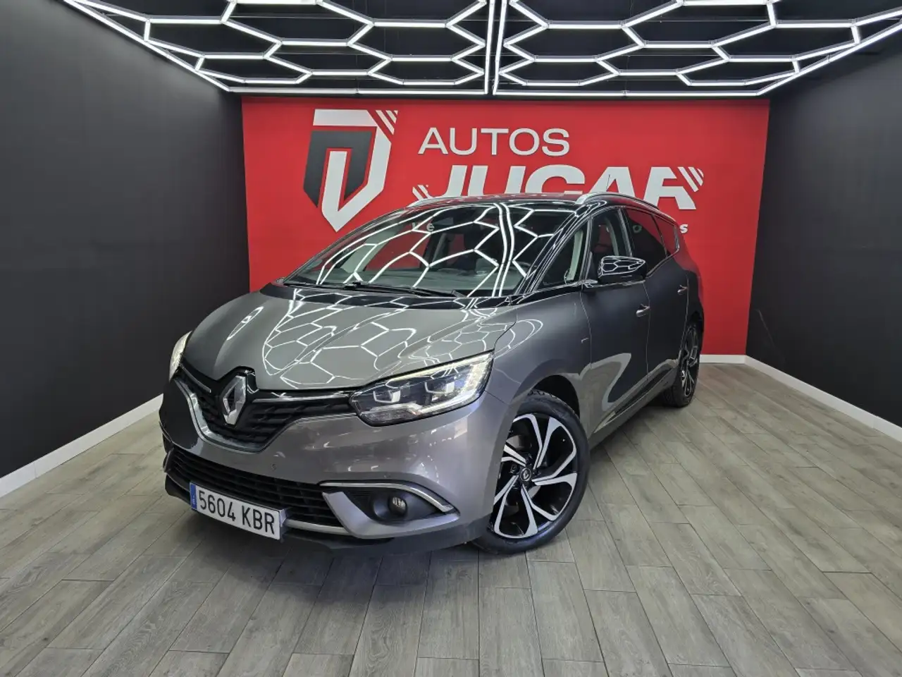 Renault Grand Scenic 1.6dCi Zen EDC 118kW — photo 1 of 8