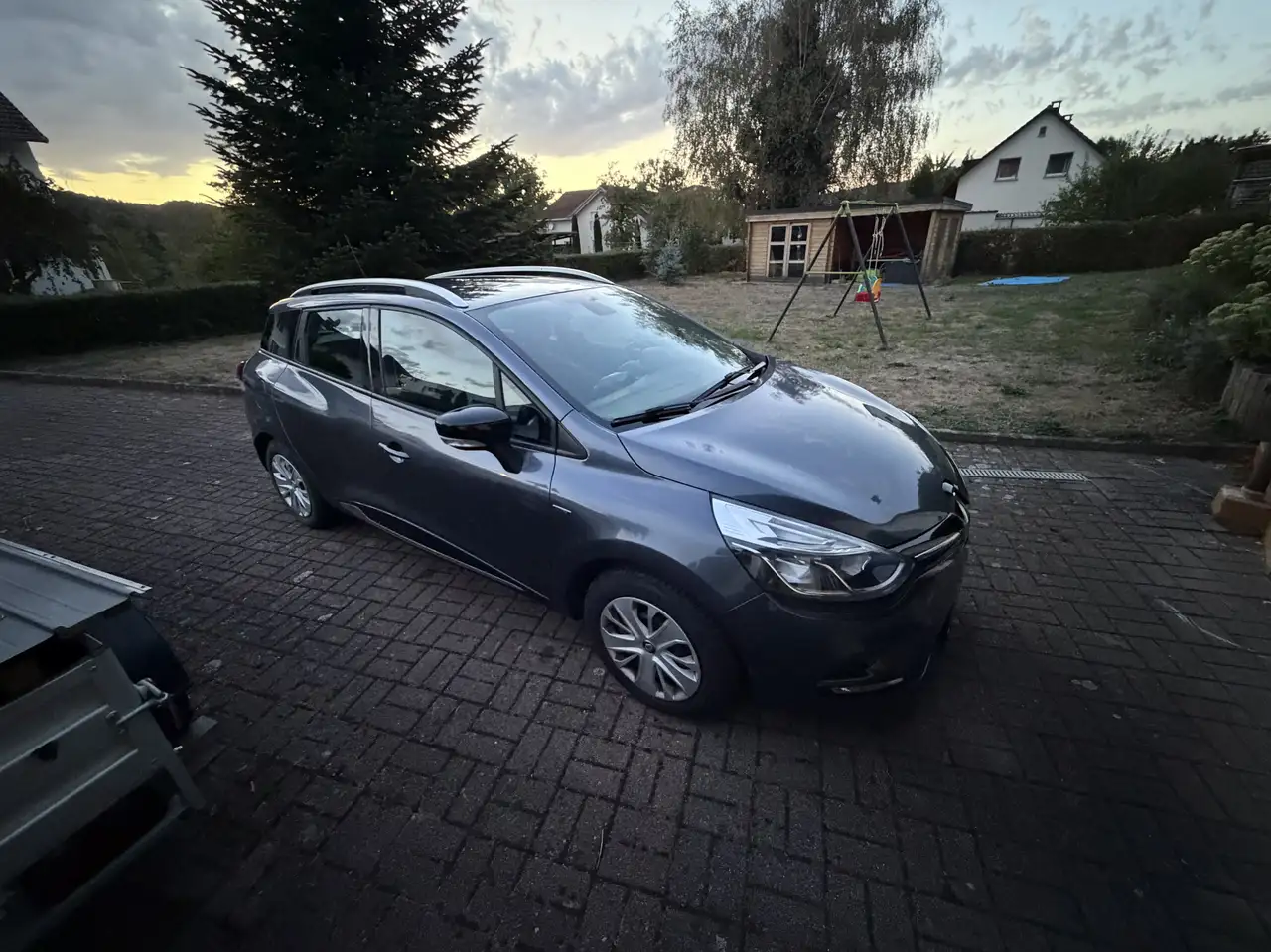 Renault Clio Limited — photo 1 of 14