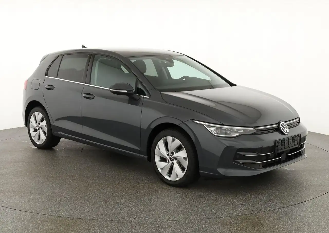 Volkswagen Golf 1.5 TSI eHybrid 150 kW VIII Style, Navi, Kamera... — photo 1 of 37