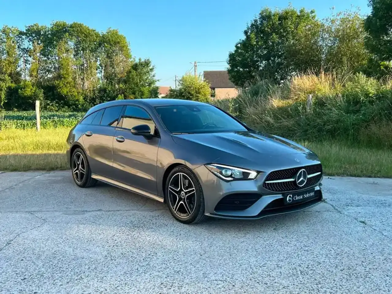 Mercedes-Benz CLA 200 Shooting Brake-1ère Main- Pack AMG-Historique complet Mercedes — photo 1 of 15