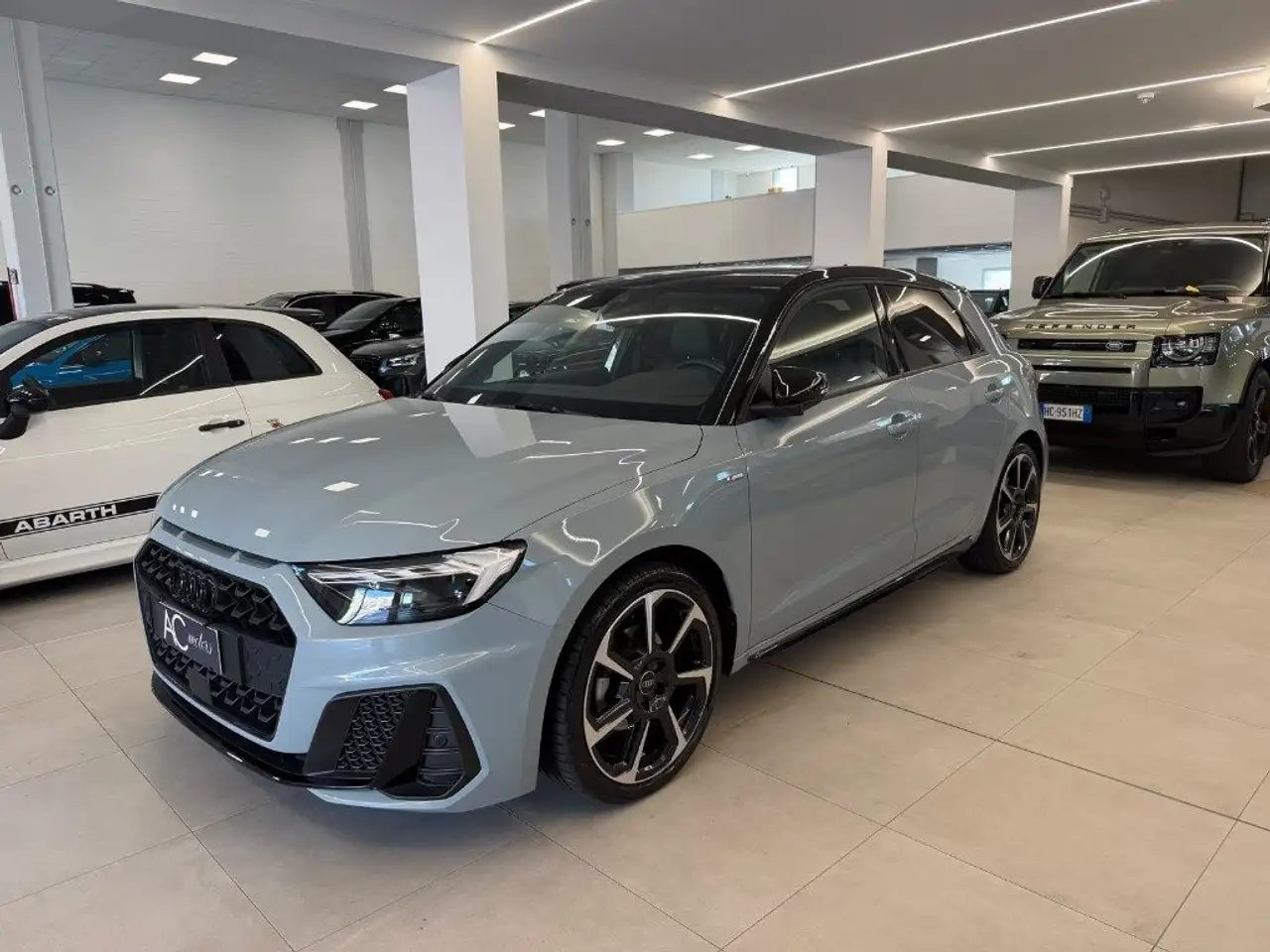 Audi A1 SPB 35 TFSI S tronic Identity Black — photo 1 of 15
