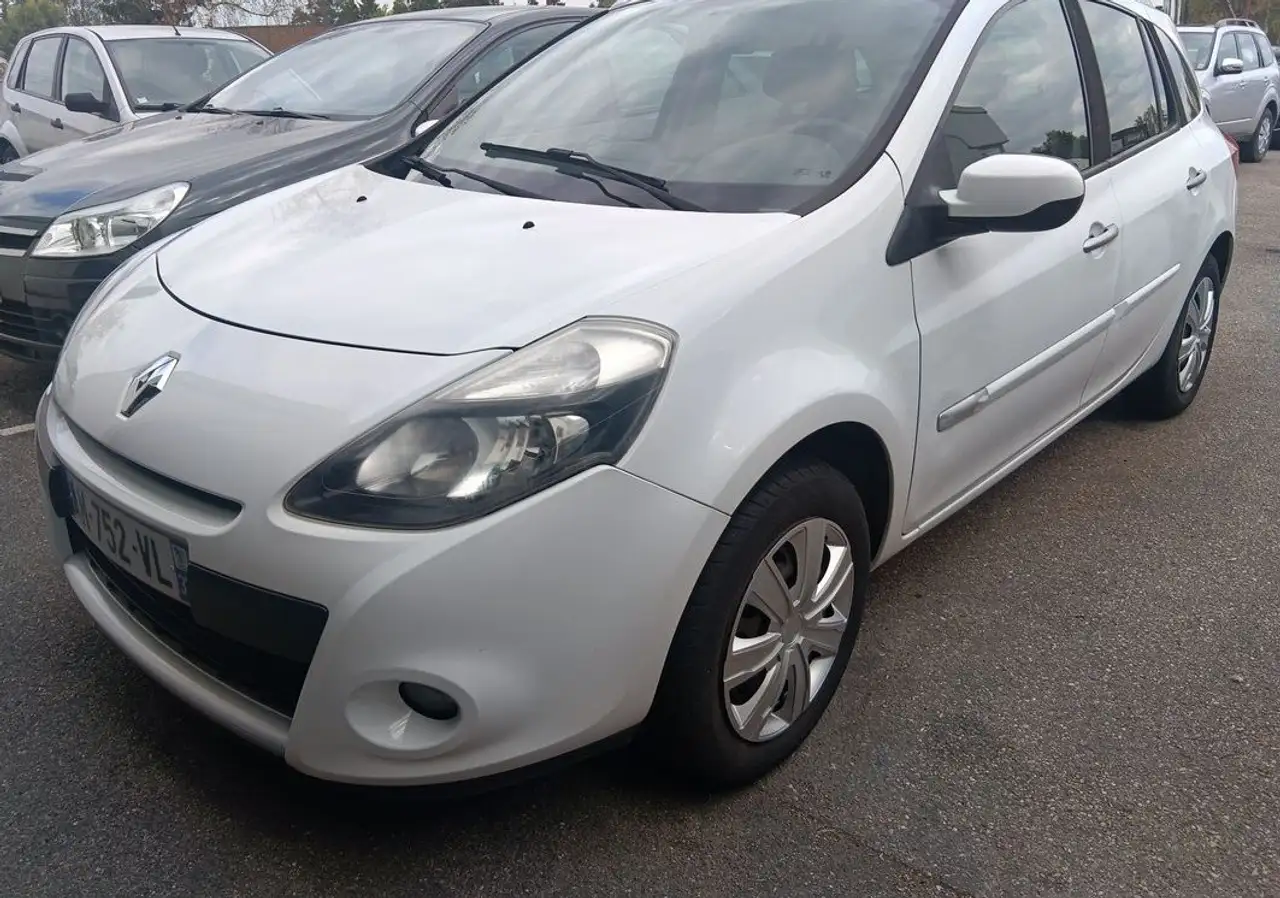Renault Clio Belle clo iii dci pack clim 2010 break entierement revise garanti — photo 1 of 5
