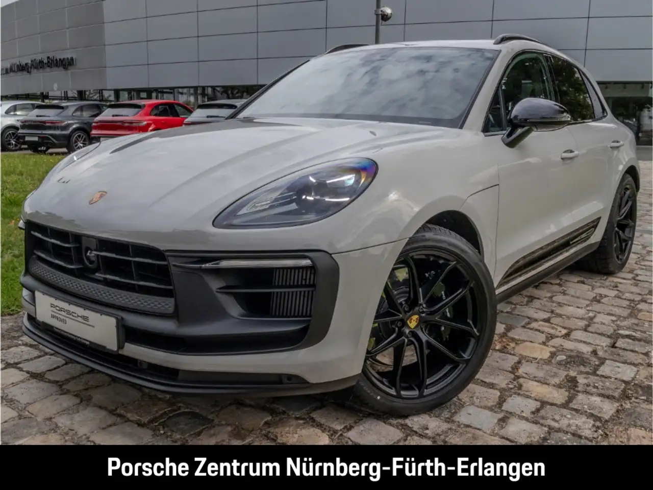 Porsche Macan GTS BOSE PDLS Plus 18-Wege Panoramadach — photo 1 of 40
