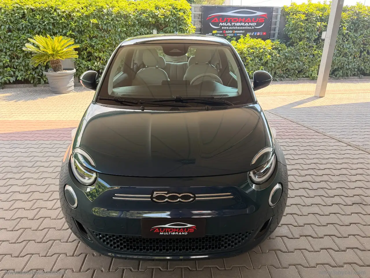 Fiat 500C La Prima Berlina 42 kWh — photo 1 of 15