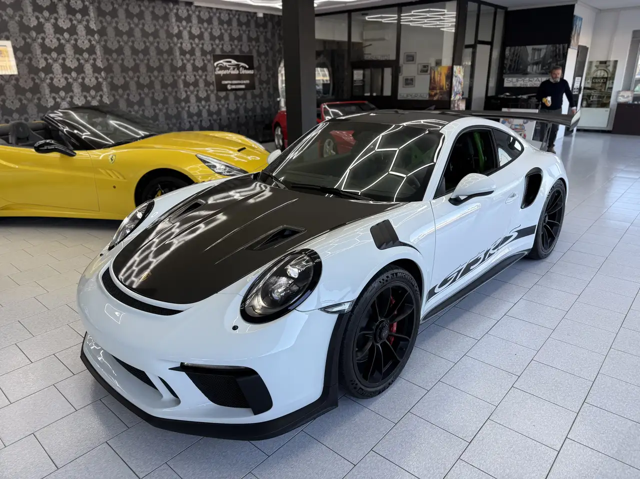 Porsche 911 gt3 rs 4.0 — photo 1 of 15