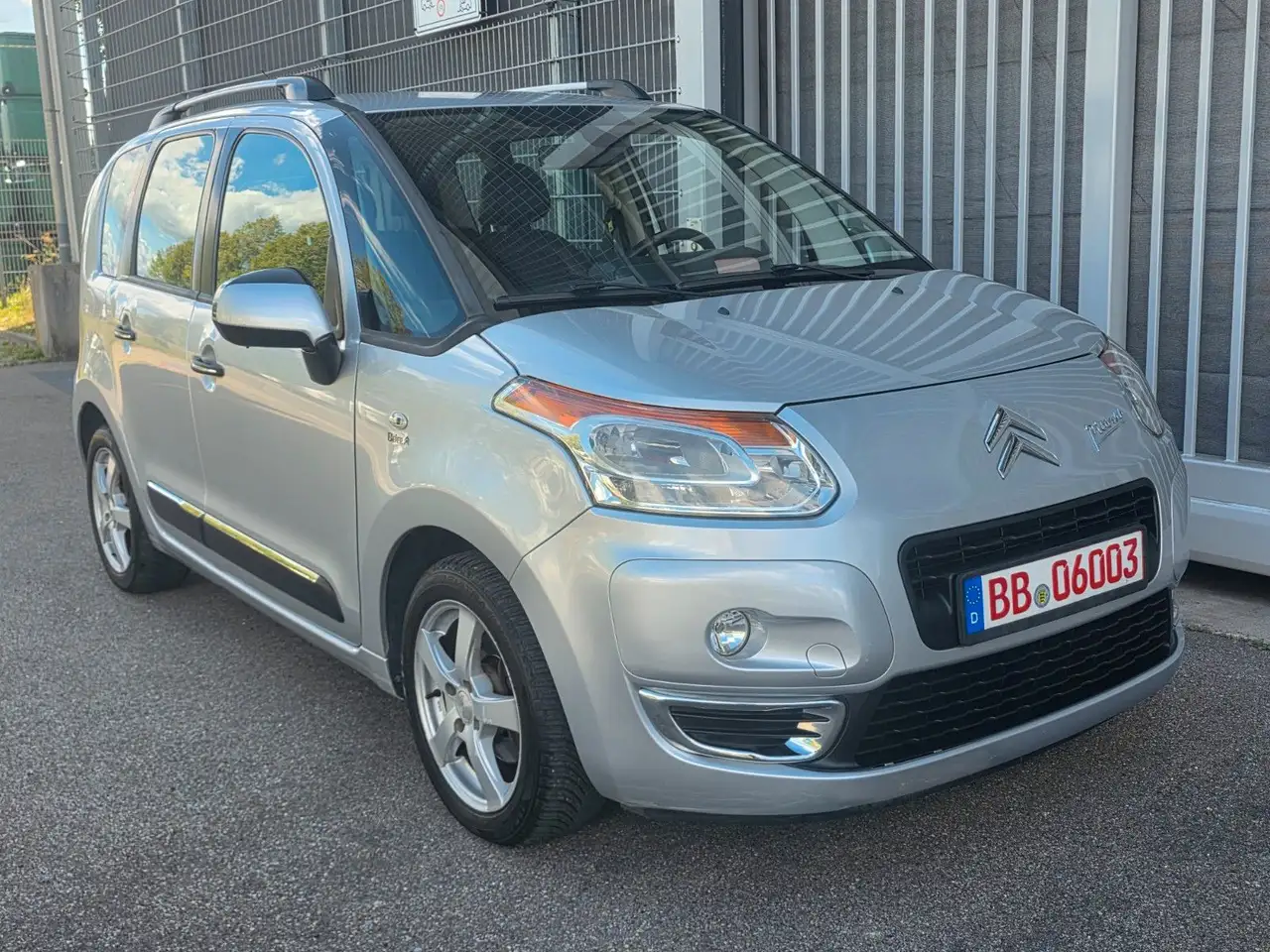 Citroen C3 Picasso 1.6/TÜV NEU/PDC/120PS/KLIMA/SHZ/TEMP. — photo 1 of 21