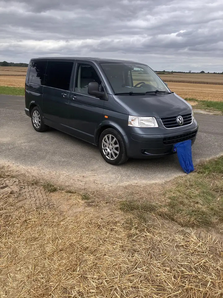 Volkswagen T5 California Caravelle Trendline — photo 1 of 11