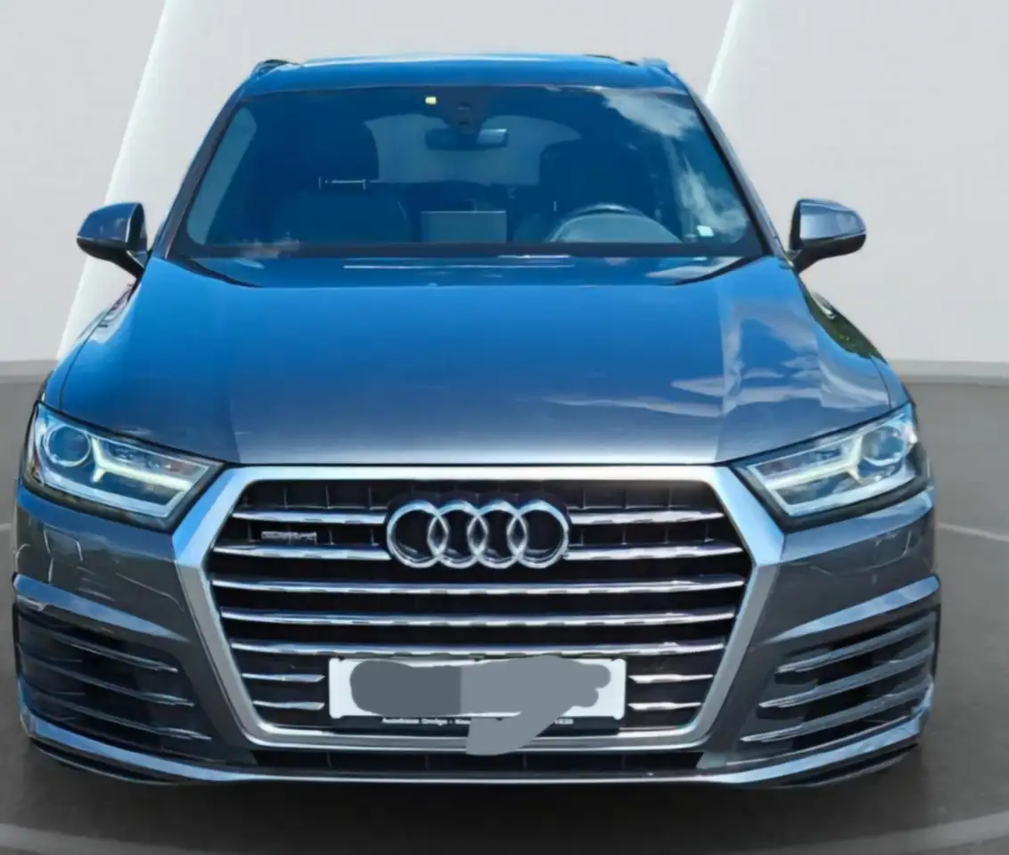 Audi Q7 2x S Line Quattro — photo 1 of 17