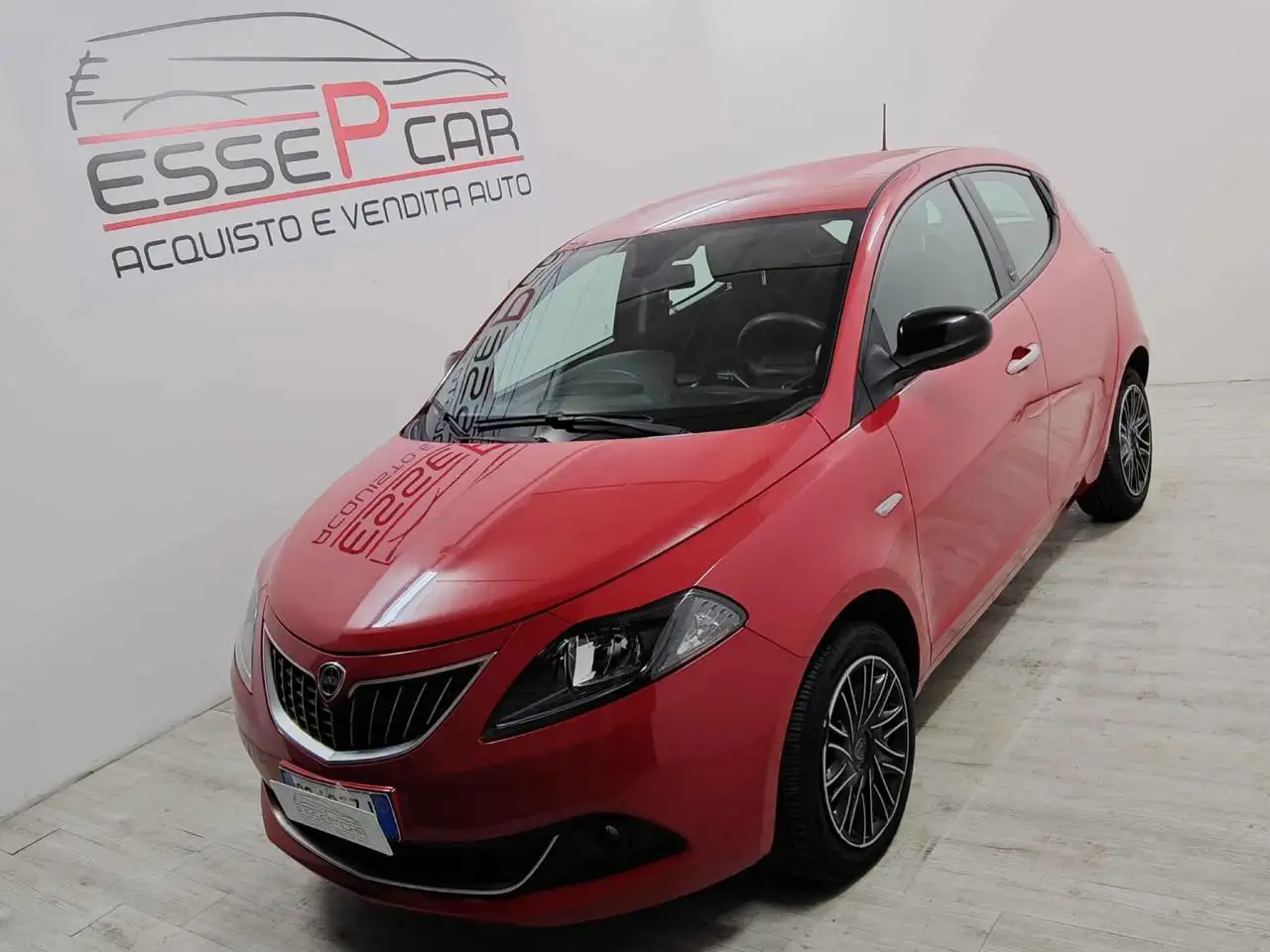 Lancia Ypsilon 1.0 FireFly Hybrid 55.000KM — photo 1 of 8