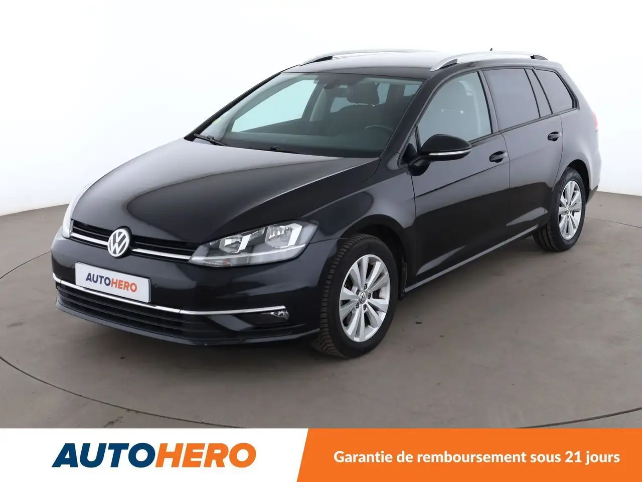 Volkswagen Golf SW 1.6 TDI BlueMotion Confortline Business DSG7 — photo 1 of 35