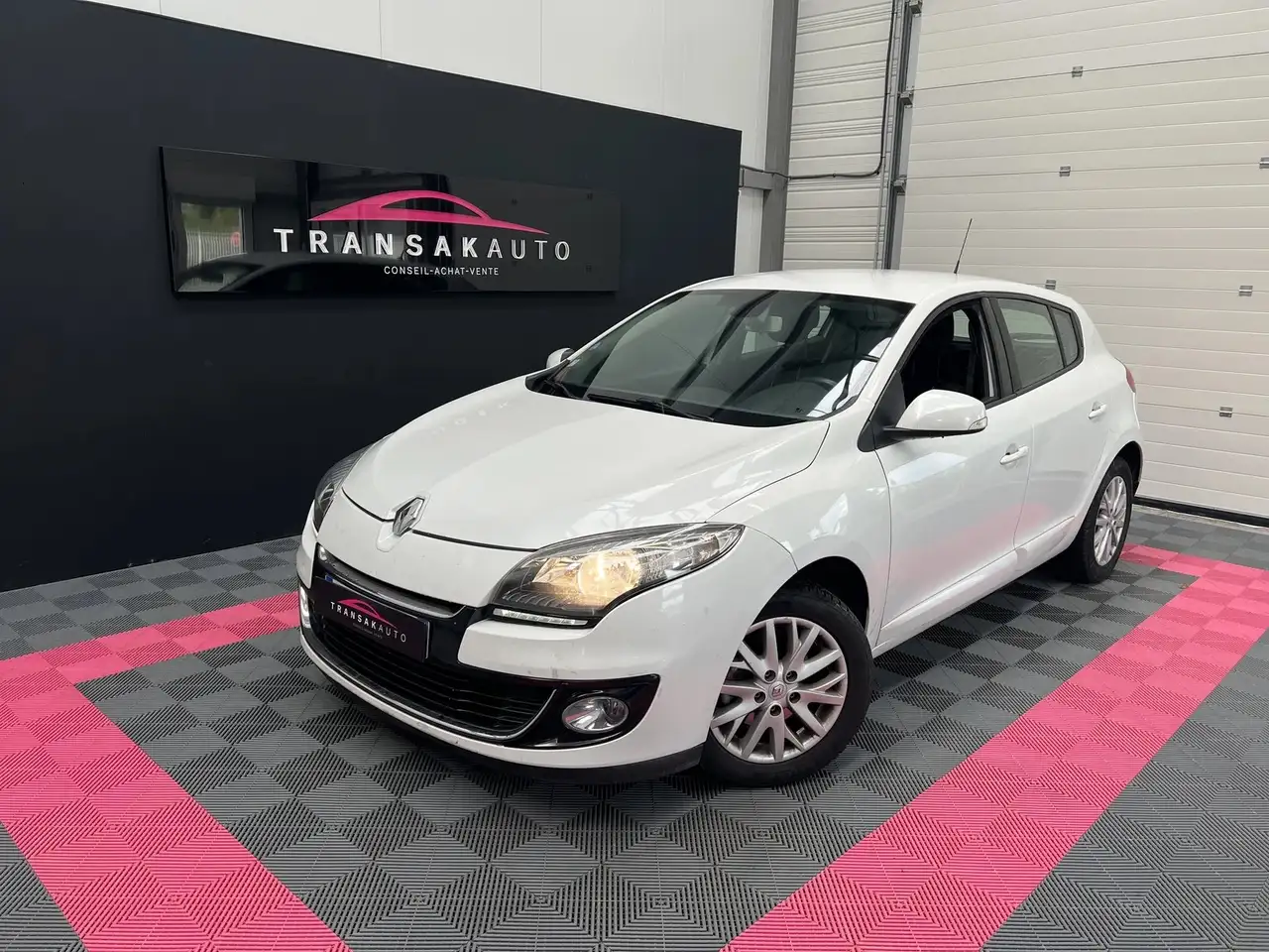 Renault Megane III Zen — photo 1 of 38