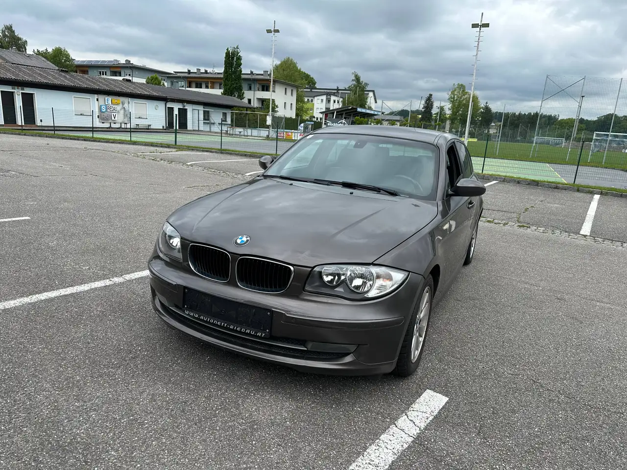 BMW 120 120d *Leder-Tabak*Kima*PDC*Sitzheizung*Tempomat* — photo 1 of 11