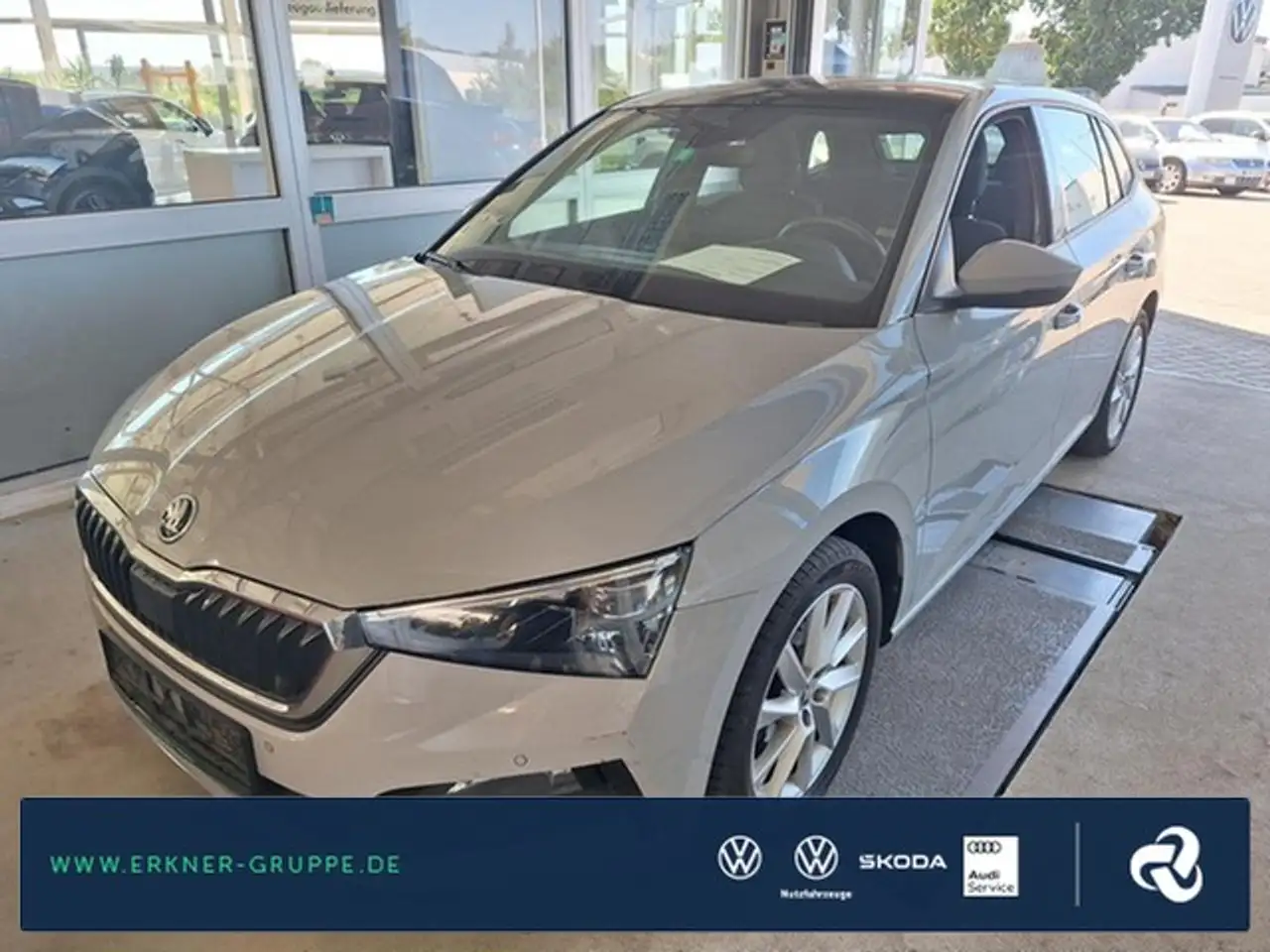 Skoda Scala 1.0TSI Style+ACC+PANO+LED+SHZ+KLIMA+ — photo 1 of 3