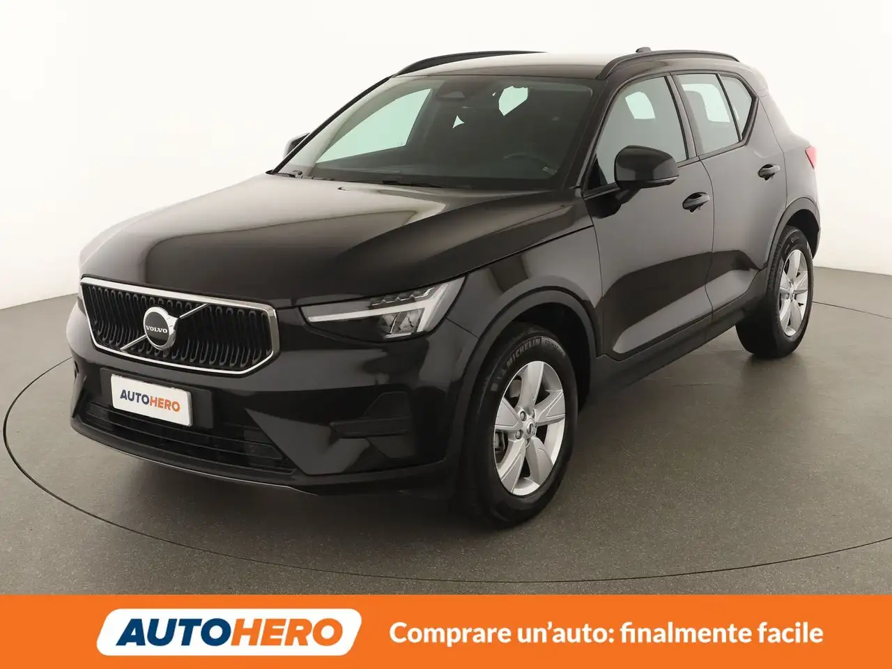 Volvo XC40 2.0 B3 Mild-Hybrid Essential 2WD — photo 1 of 15