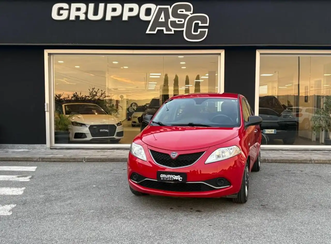 Lancia Ypsilon 1.2 BENZ/GPL Gold 69cv OK NEOPATENTATI — photo 1 of 15
