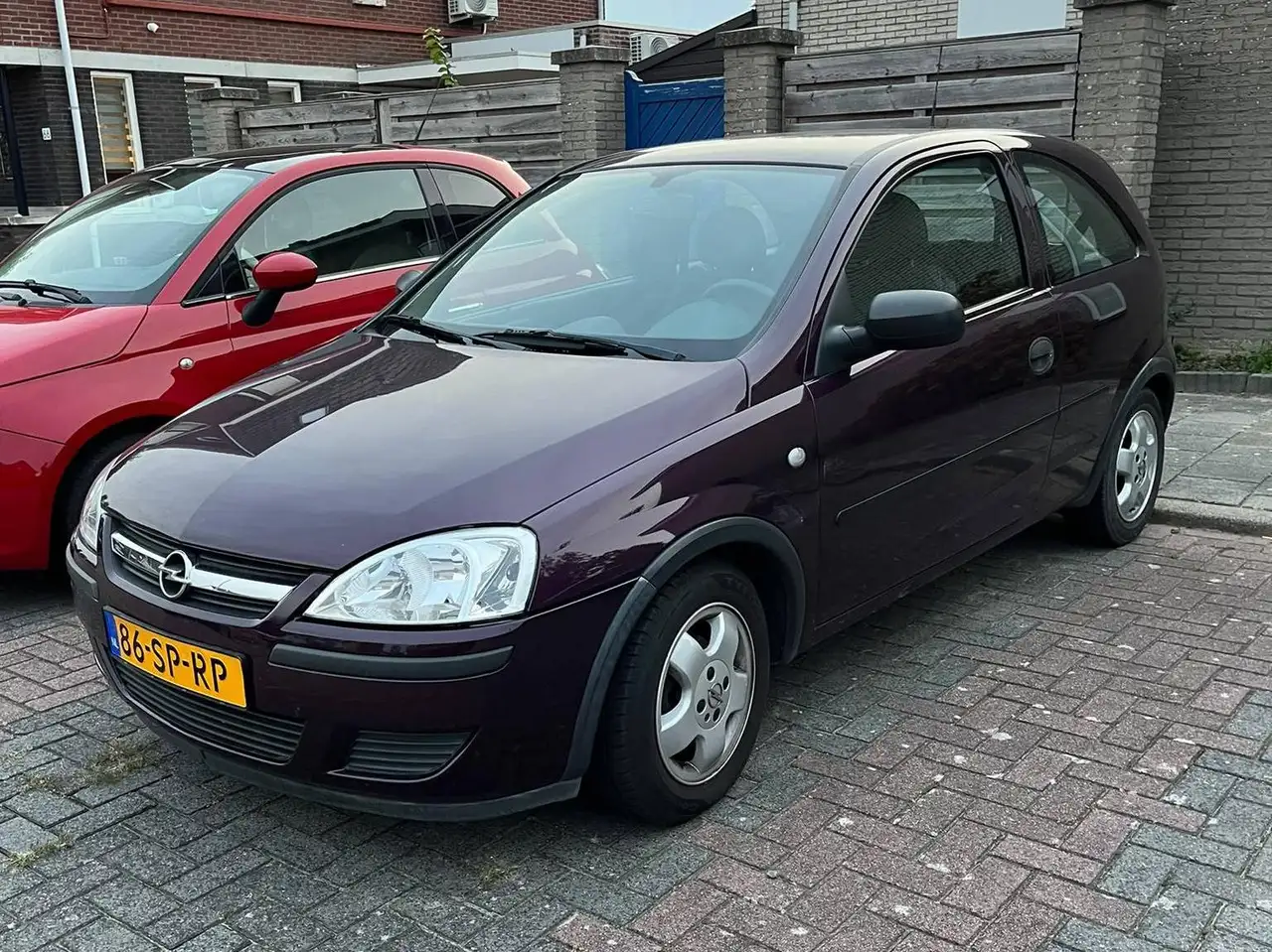 Opel Corsa Corsa 1.2-16V Essentia — photo 1 of 7