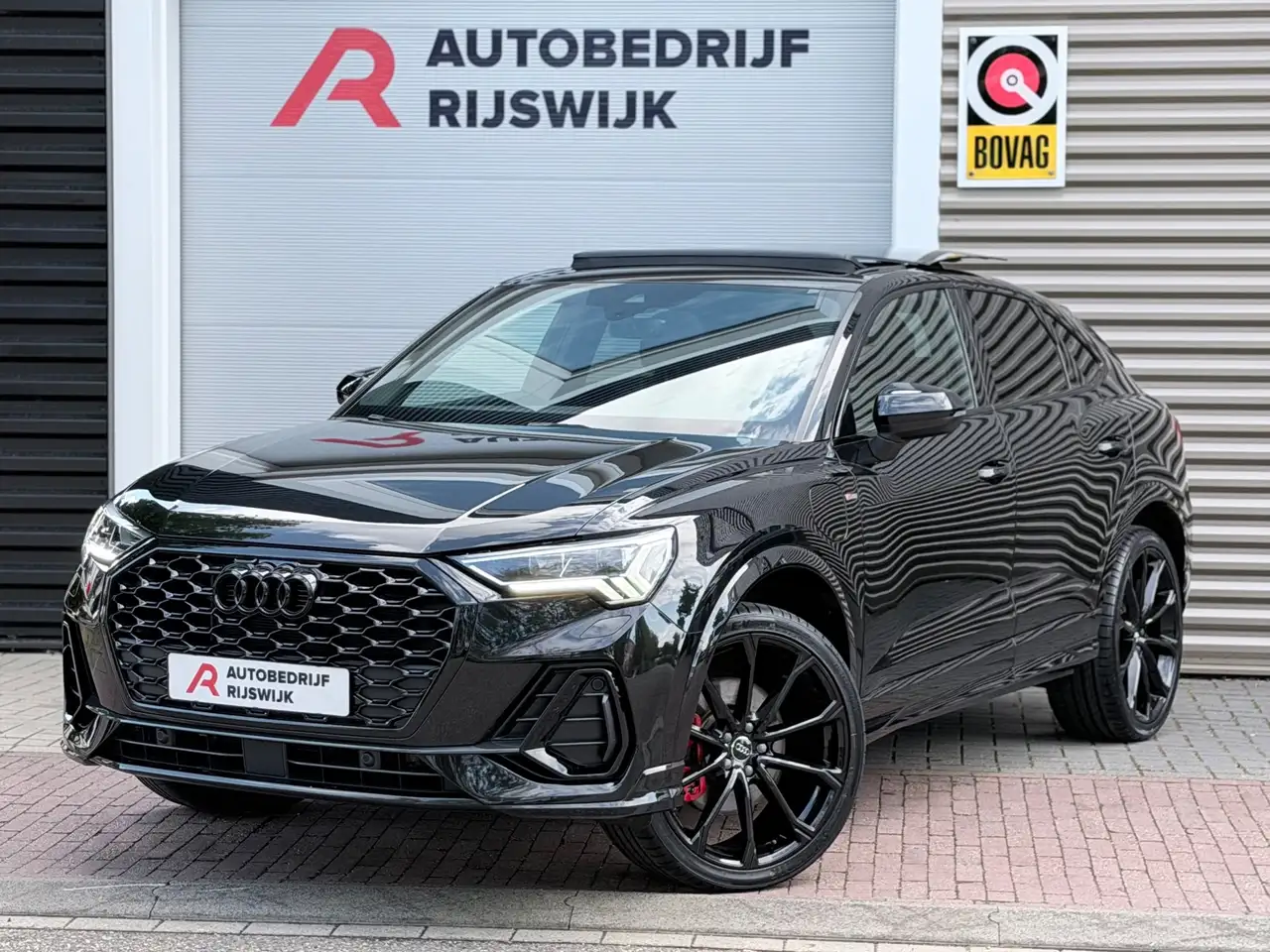 Audi Q3 Sportback 45 TFSI e S Edition Pano/Camera/AppleCar — photo 1 of 24