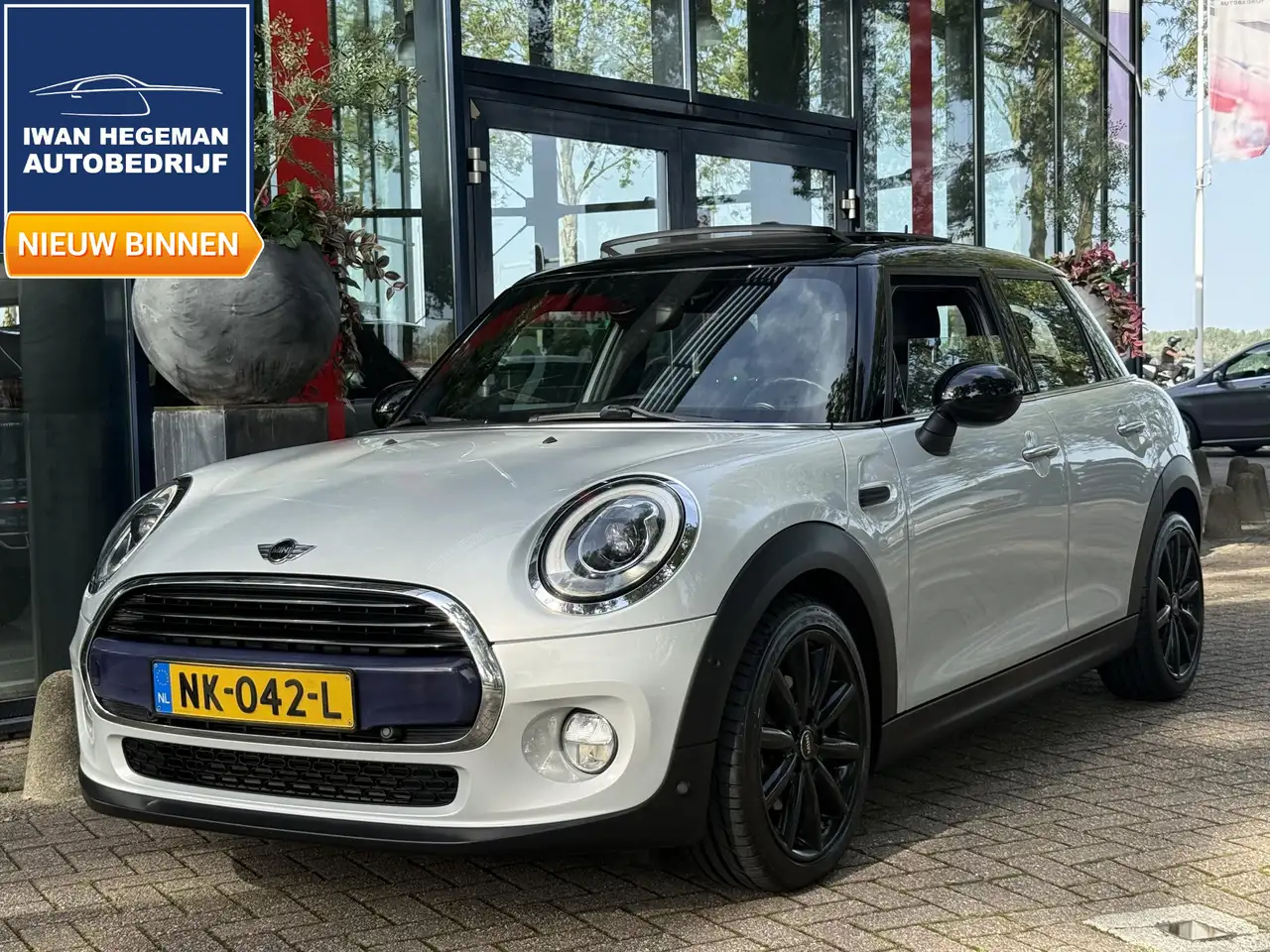 MINI Cooper 5-Deurs 1.5 Chinessili Serious Bus Panoramadak | P — photo 1 of 28