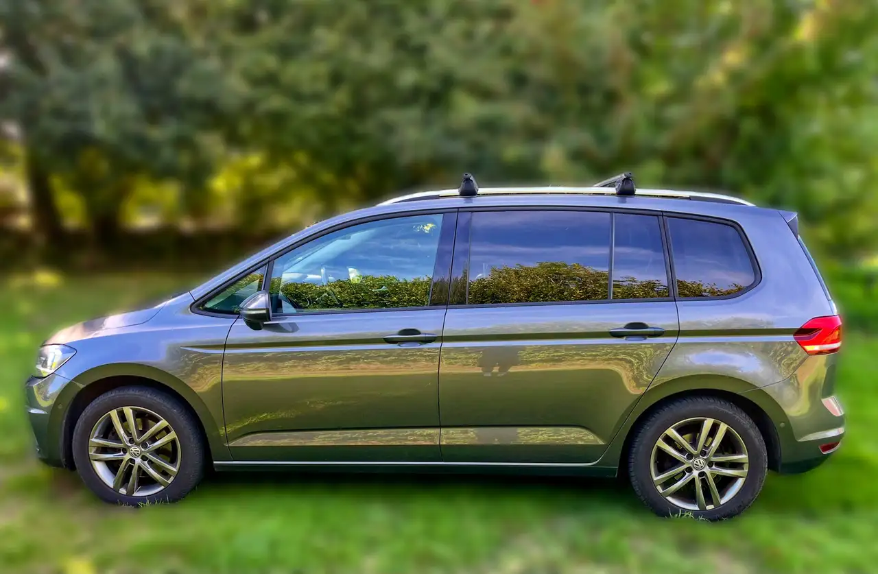 Volkswagen Touran 2.0 TDI 150 BMT DSG6 5pl Confortline — photo 1 of 16