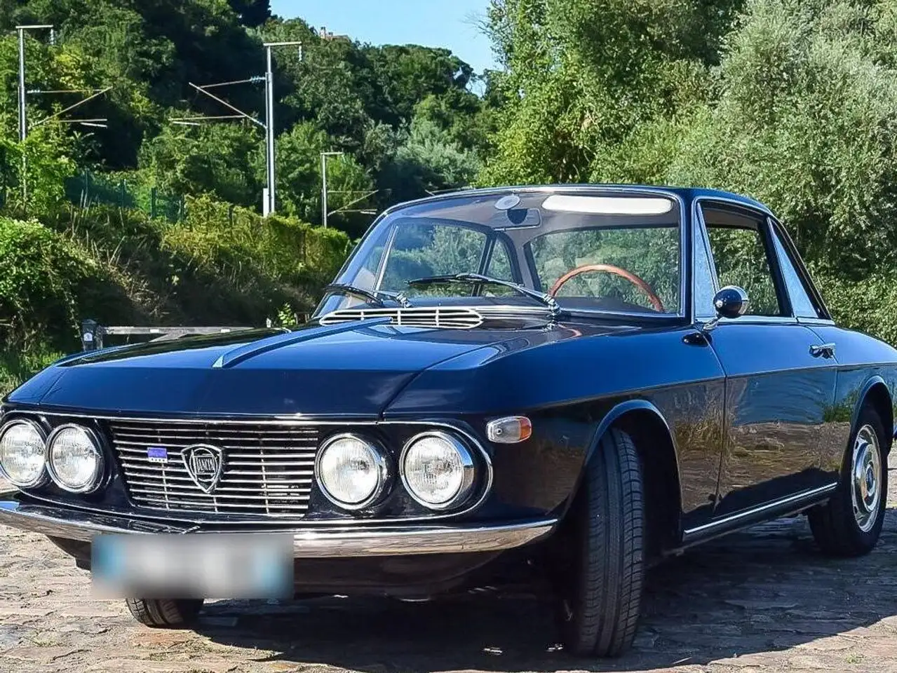 Lancia Fulvia — photo 1 of 9