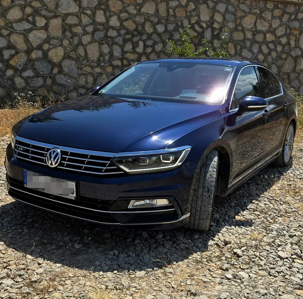 Volkswagen Passat Volkswagen Passat Highline R-Line VOLLAUSSTATUNG — photo 1 of 10