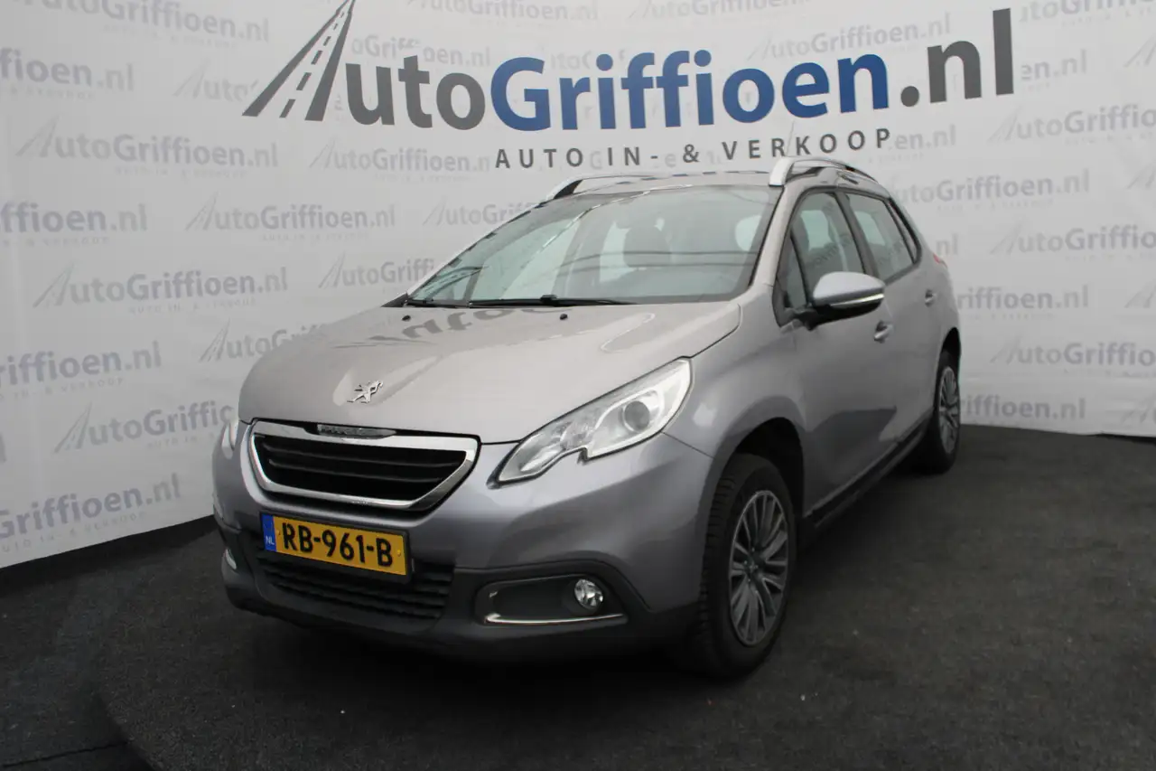 Peugeot 2008 1.2 PureTech Active nette SUV met trekhaak — photo 1 of 35