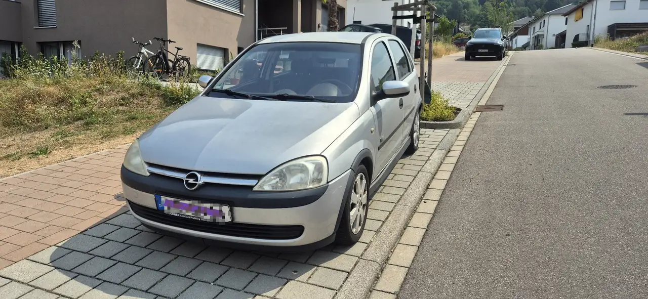 Opel Corsa 1.4 16V Comfort — photo 1 of 8