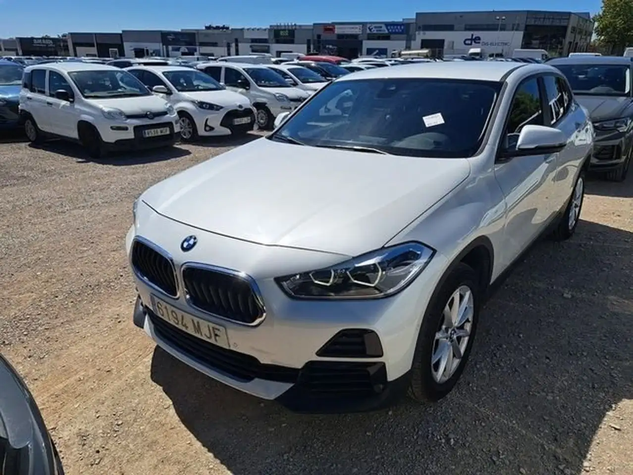 BMW X2 sDrive 18dA — photo 1 of 8