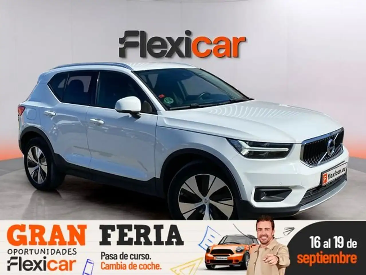 Volvo XC40 1.5 T3 Auto — photo 1 of 15