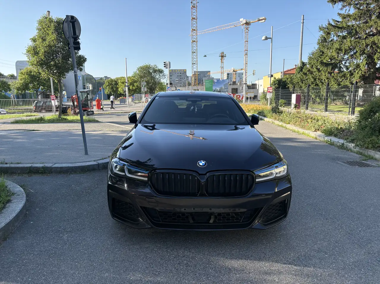 BMW 545 e PHEV xDrive Aut. *M-Paket*SHZ*Head-Up*UVM — photo 1 of 19